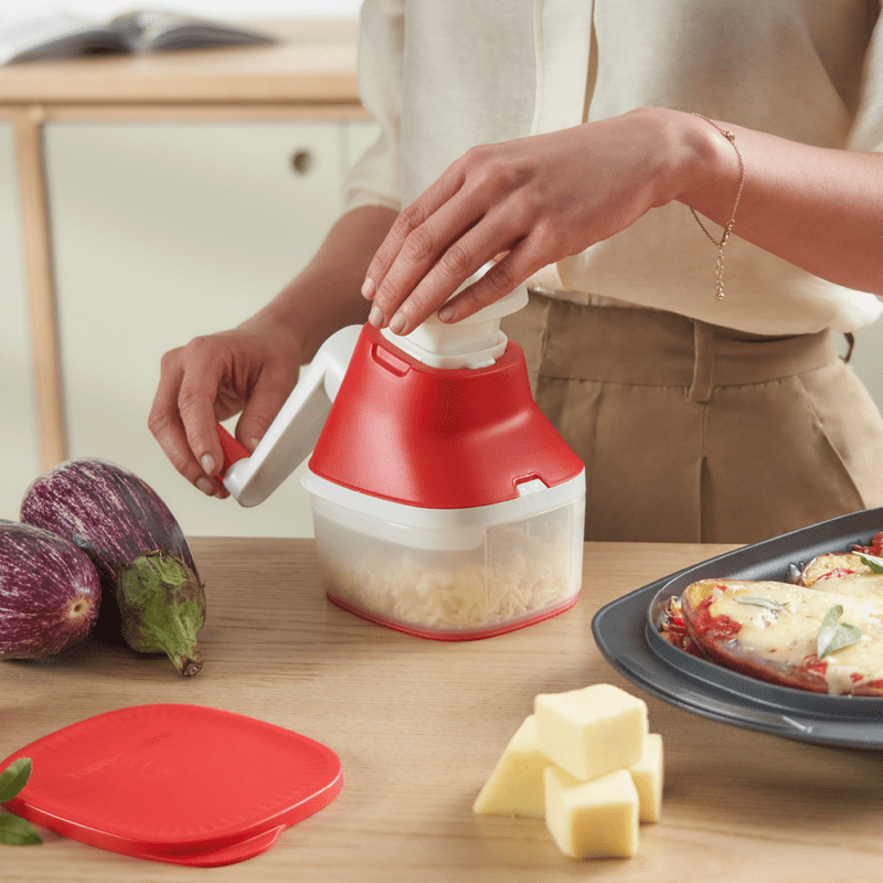 Dual-Direction Rotary Grater with Storage Lid